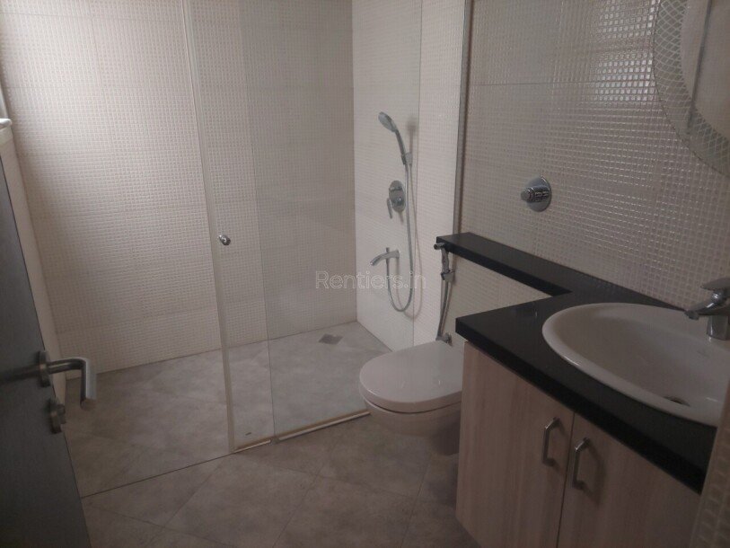 4bhk Duplex villa available on Rent in Sobha International City Sector 109 Gurgaon-16