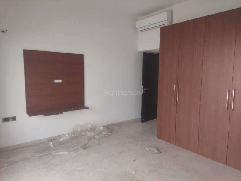 4bhk Duplex villa available on Rent in Sobha International City Sector 109 Gurgaon-17