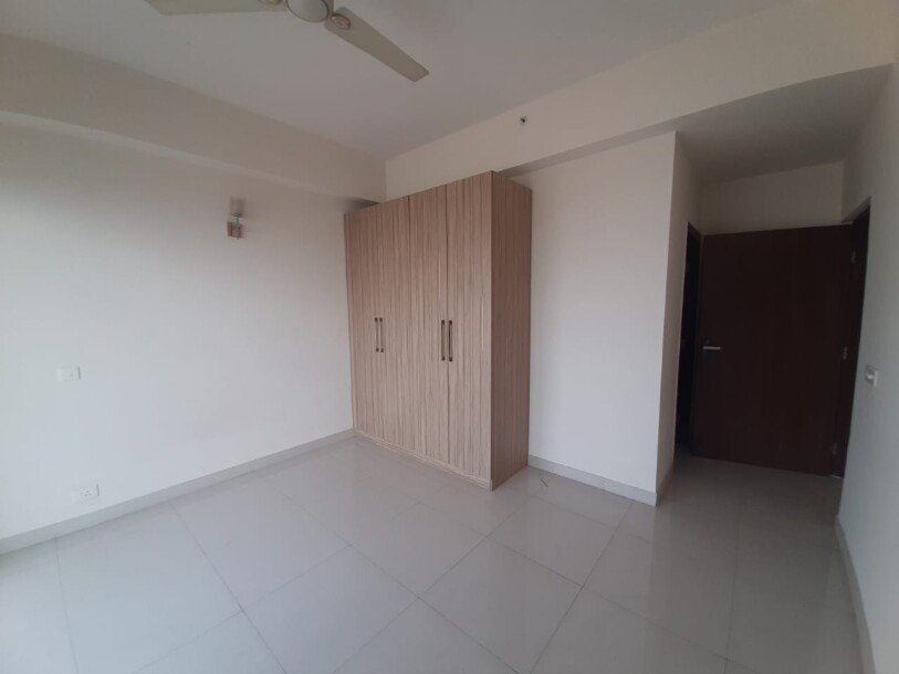 4bhk apartment for rent in Adani Oyster Grande Sector 102 Gurgaon-20