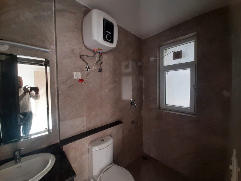 4bhk apartment for rent in Adani Oyster Grande Sector 102 Gurgaon-12