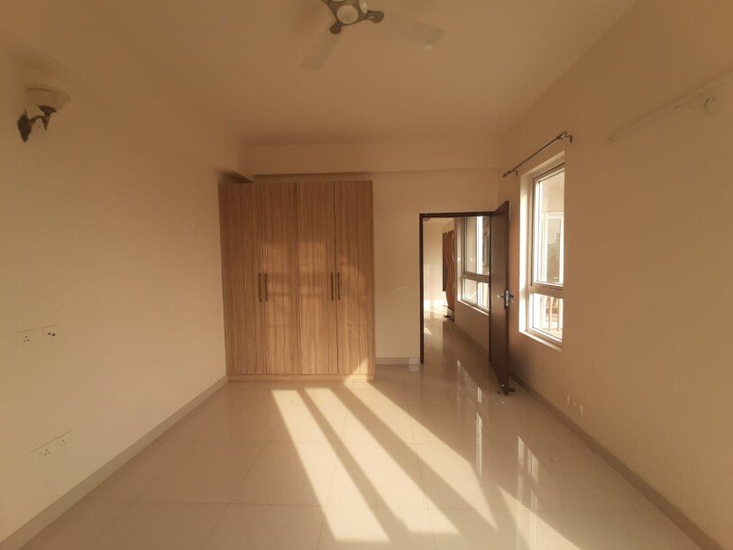 4bhk apartment for rent in Adani Oyster Grande Sector 102 Gurgaon-11