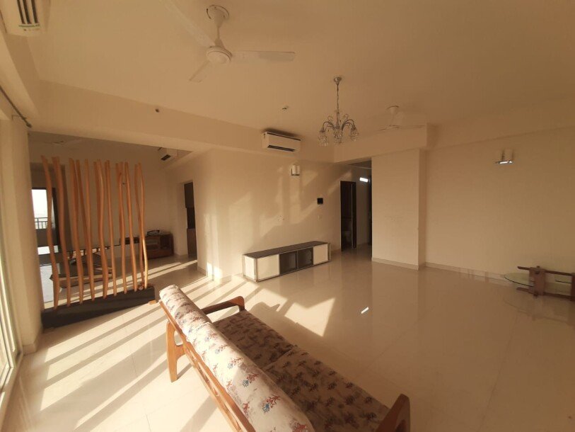4bhk apartment for rent in Adani Oyster Grande Sector 102 Gurgaon-6