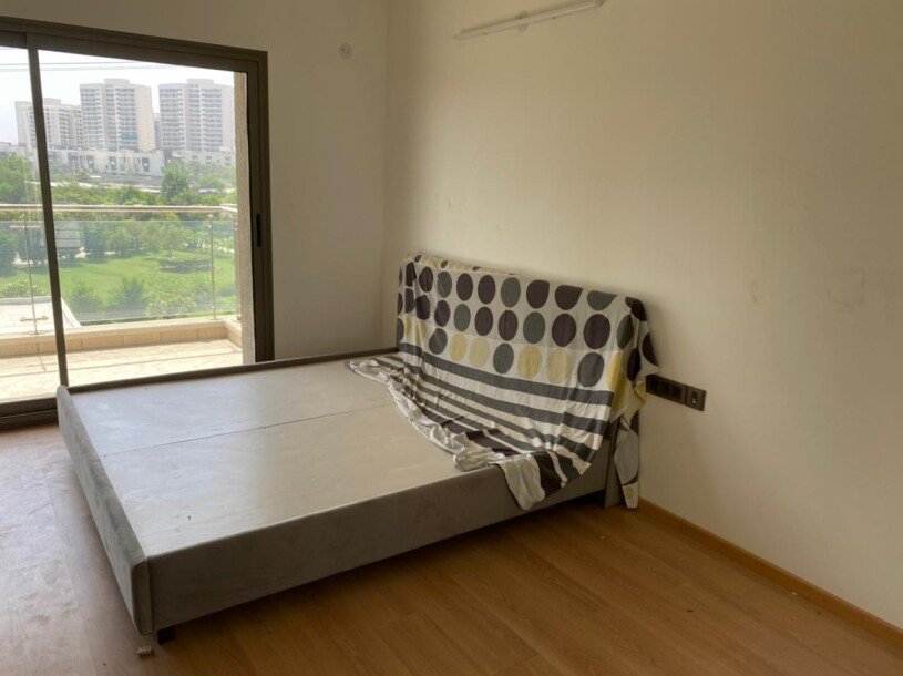 5bhk Independent  fully Furnished house Villa in Sobha International City Sector 109 Gurgaon-11
