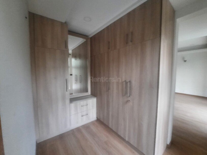 6bhk 500 sqyards  Independent Villa House for rent in Sobha International City sector 109 gurgaon-9