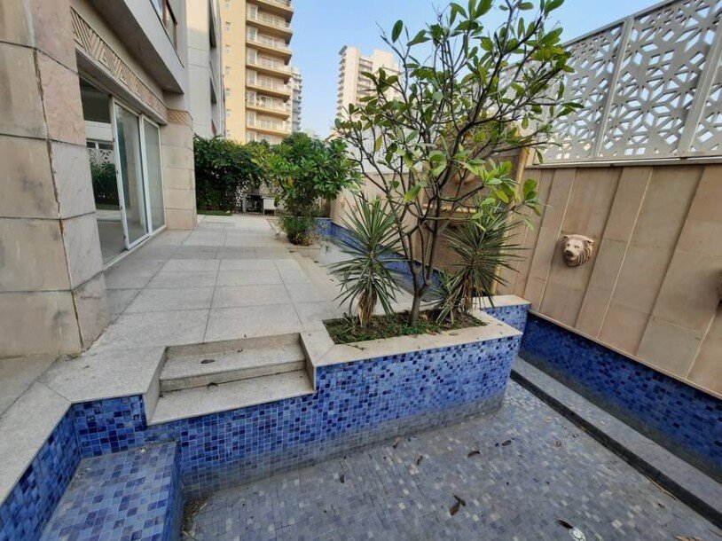 5bhk 8000 sqft  independent villa puri deplomatic greens sector 110A gurgaon-5