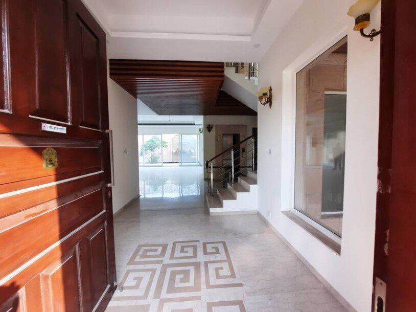 5bhk 8000 sqft  independent villa puri deplomatic greens sector 110A gurgaon-6