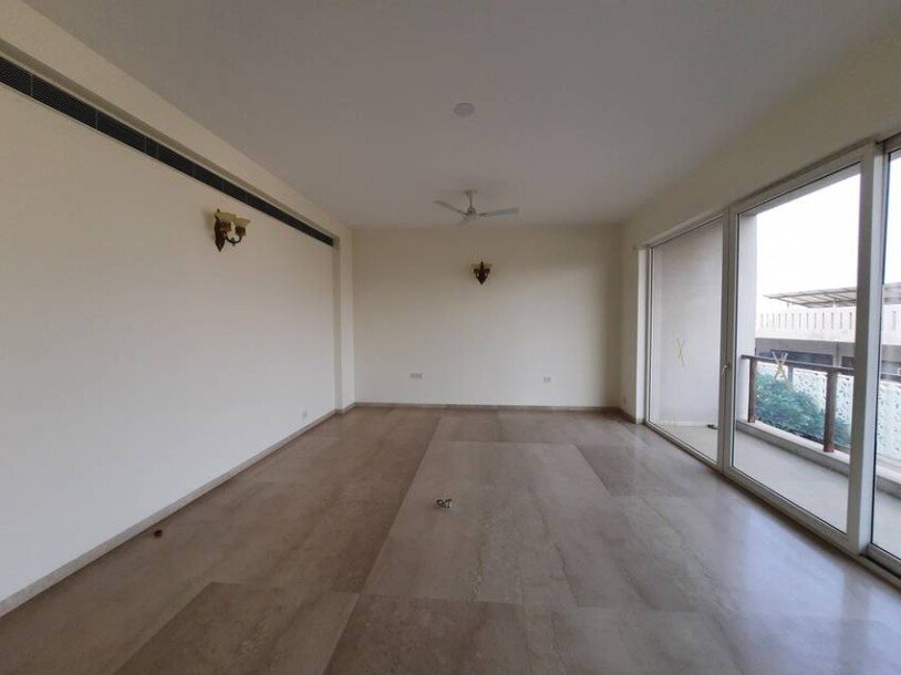 5bhk 8000 sqft  independent villa puri deplomatic greens sector 110A gurgaon-11