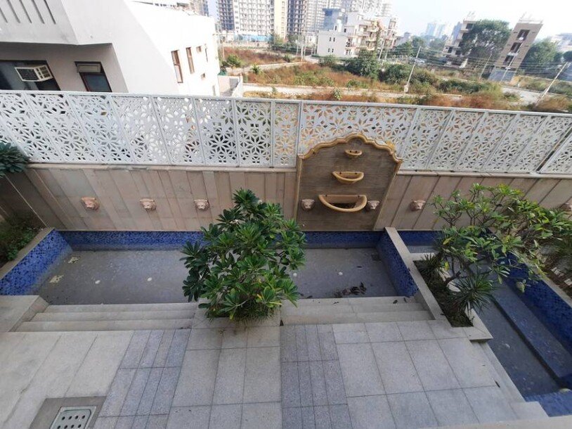 5bhk 8000 sqft  independent villa puri deplomatic greens sector 110A gurgaon-15