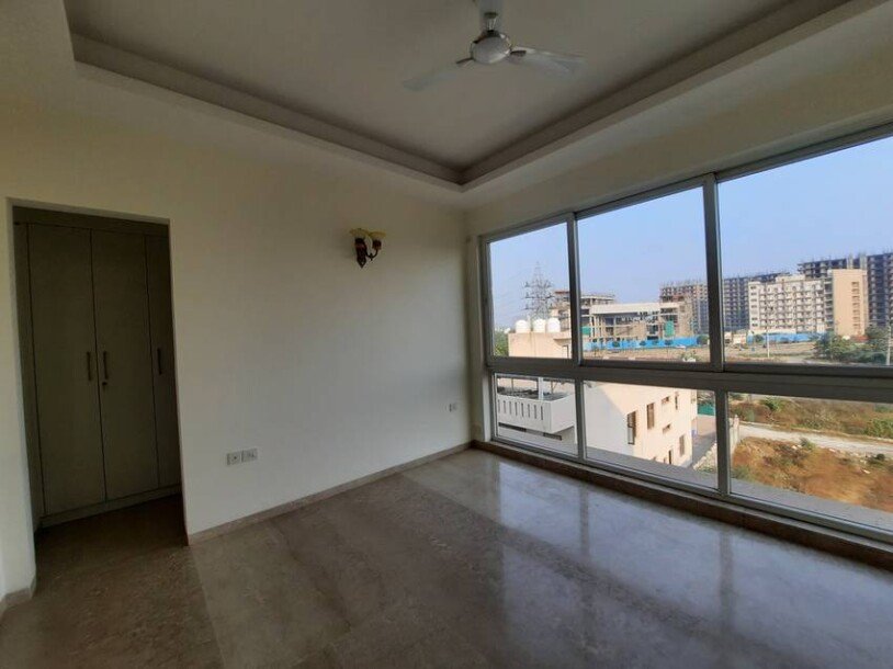 5bhk 8000 sqft  independent villa puri deplomatic greens sector 110A gurgaon-21