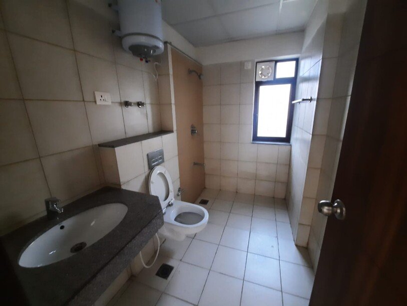 2 BHK Apartment for rent in Godrej Oasis Sector-88A Gurgaon-6