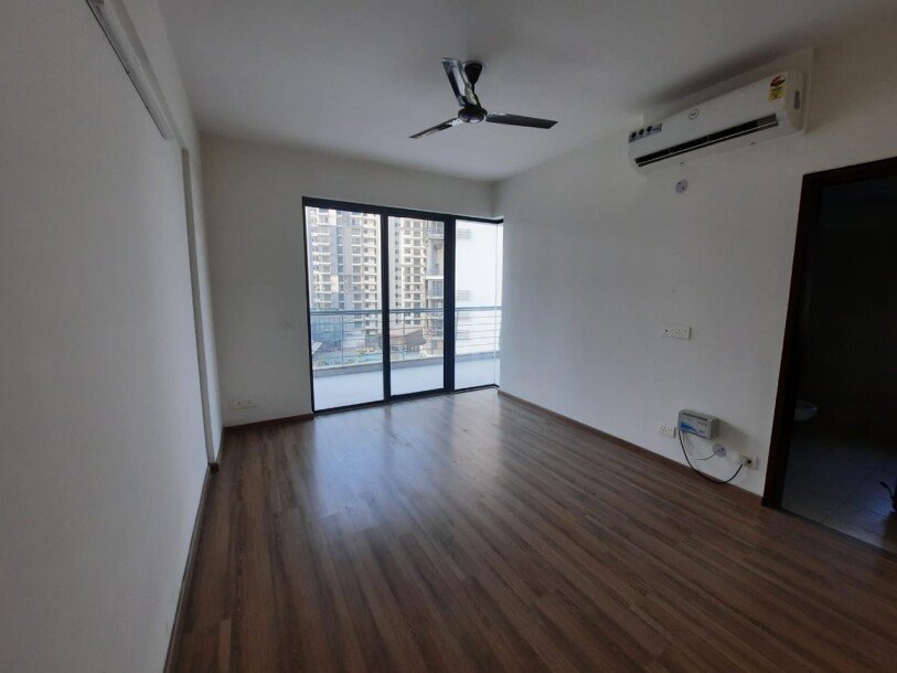 2 BHK Apartment for rent in Godrej Oasis Sector-88A Gurgaon-8