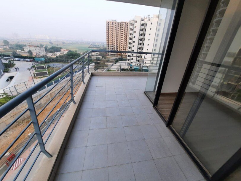 2 BHK Apartment for rent in Godrej Oasis Sector-88A Gurgaon-9