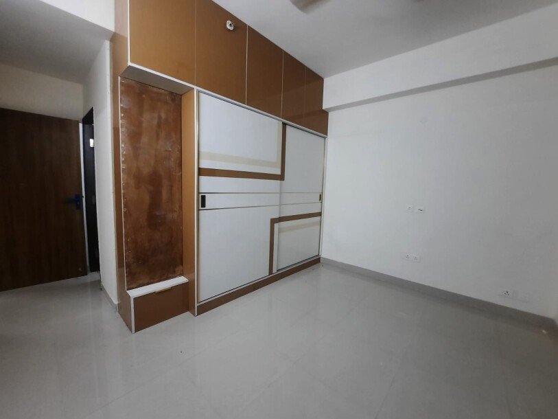 4 BHK Apartment for rent in Adani M2K Oyster Grande Sector-102 Gurgaon-6
