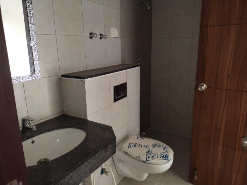 2 BHK Apartment for Rent in Godrej oasis , Sector-88A Gurgaon-6