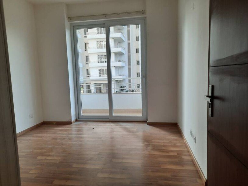 2bhk+study semifurnished  flat in puri emerald bay Dwarkaexprewway  sector 104 gurgaon-2